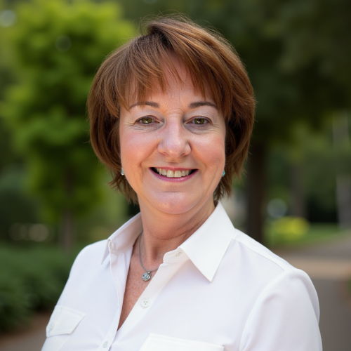 Headshot of Arrow Employee Kaye McCally